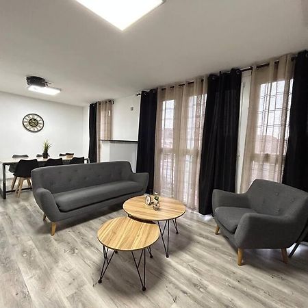 Apartamento T4 Jolie Vue Avec Jaccuzzi Vitrolles  Exterior foto