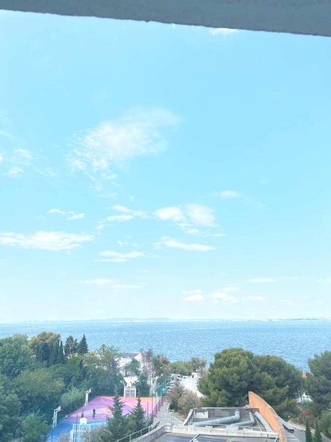 Apartamento T4 Jolie Vue Avec Jaccuzzi Vitrolles  Exterior foto